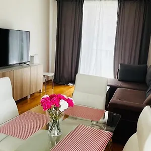 apartment-hurka-15-min-by-metro-to-downtown.praguehotelsweb.com/