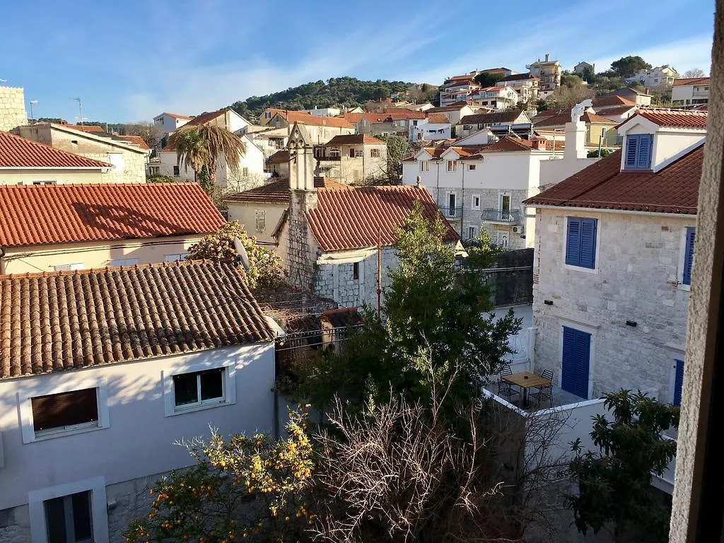Apartments Feral Trogir 0*,